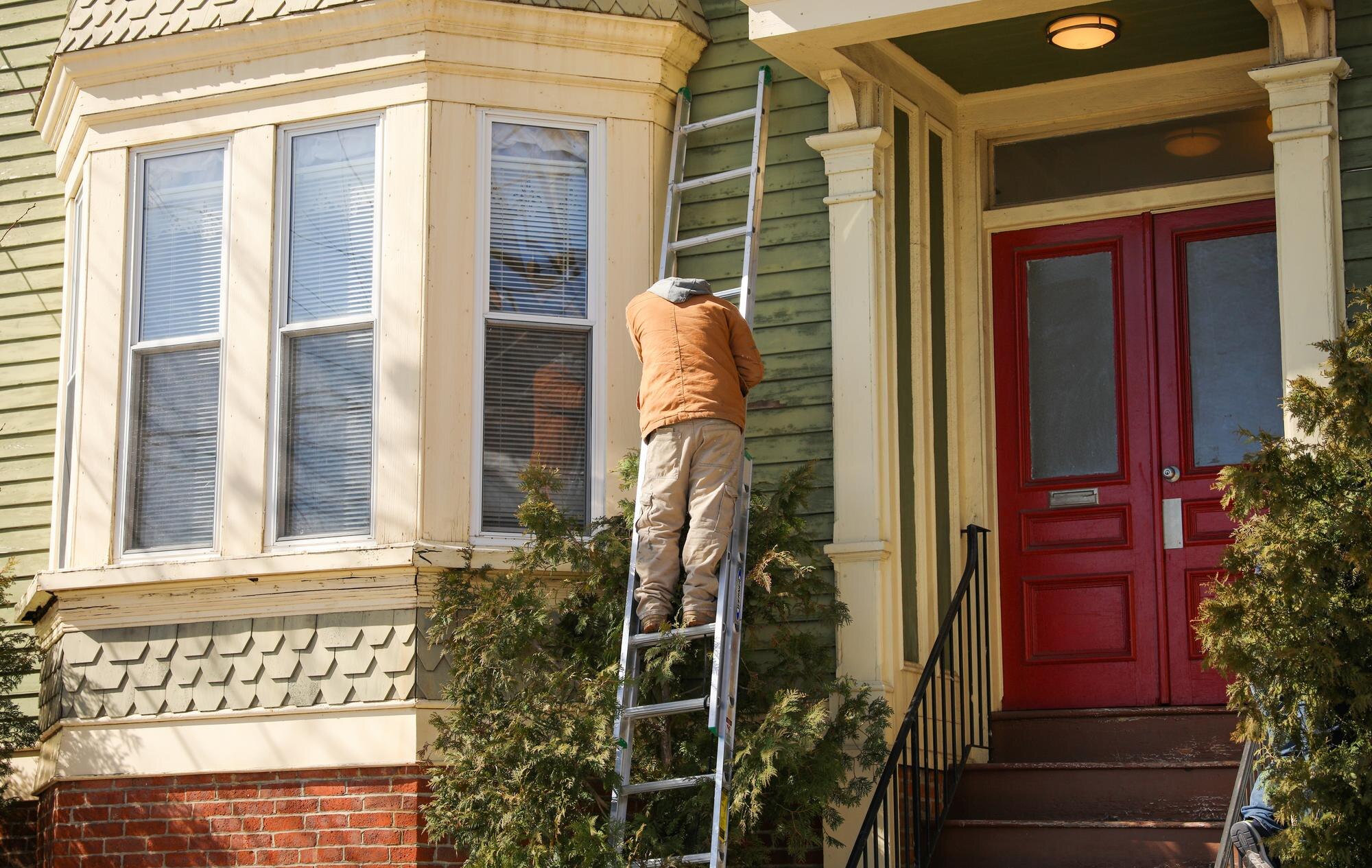 8 Clear Signs Your Delaware Home Needs Repainting