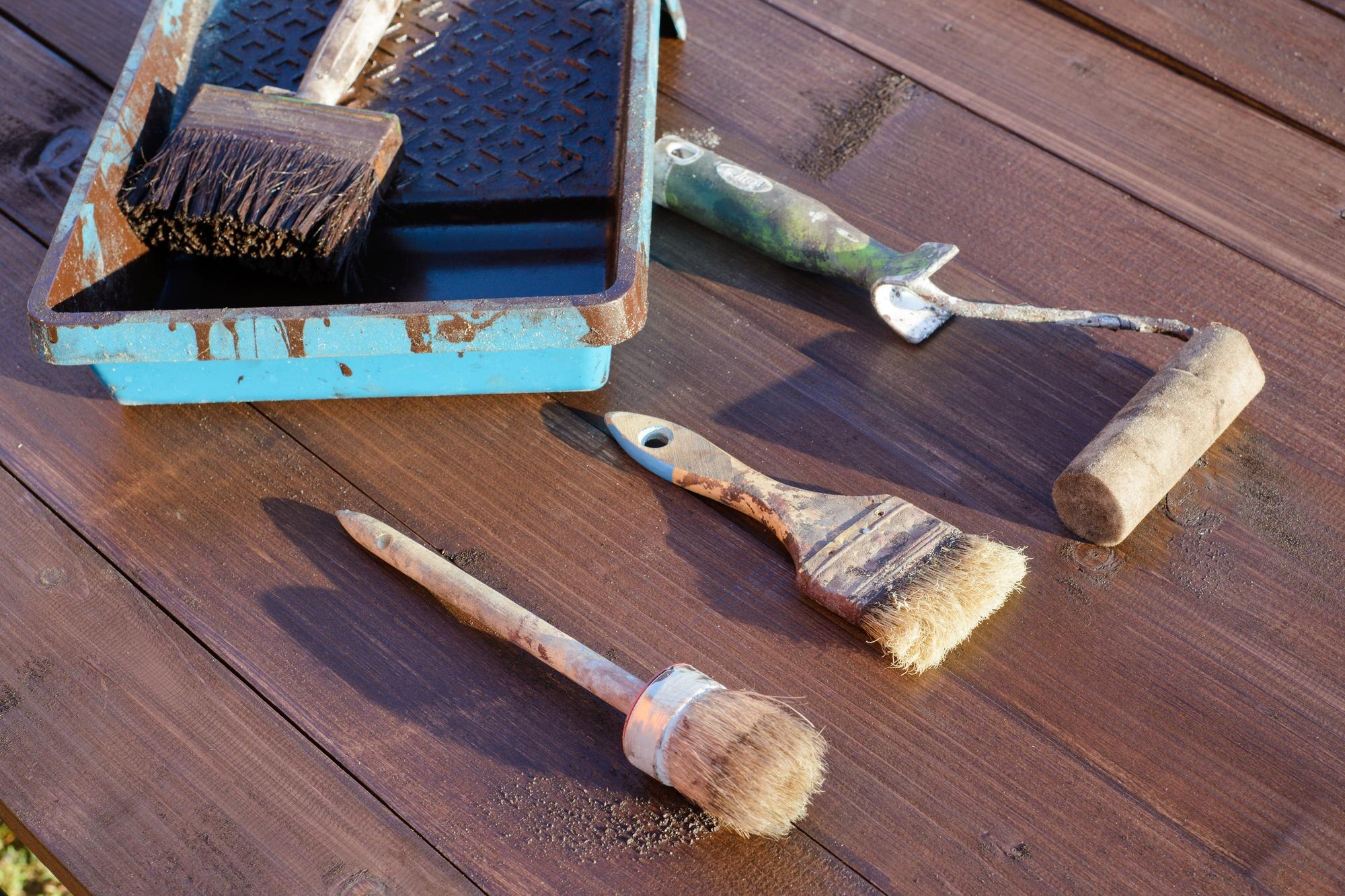 Why Deck Painting Now Beats Late-Summer Wear in Delaware