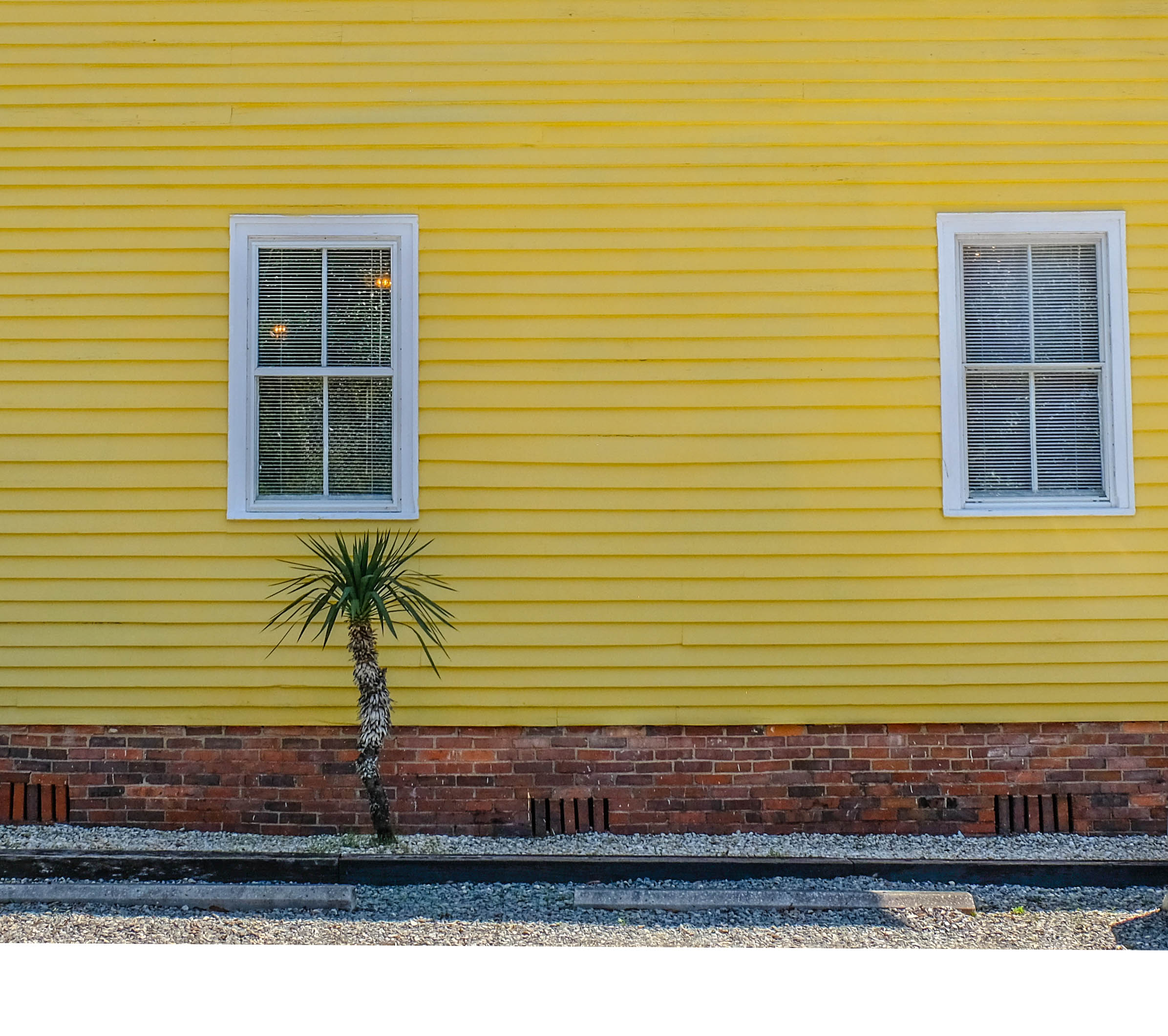 How to Choose Exterior Paint That Holds Up in Delaware Weather
